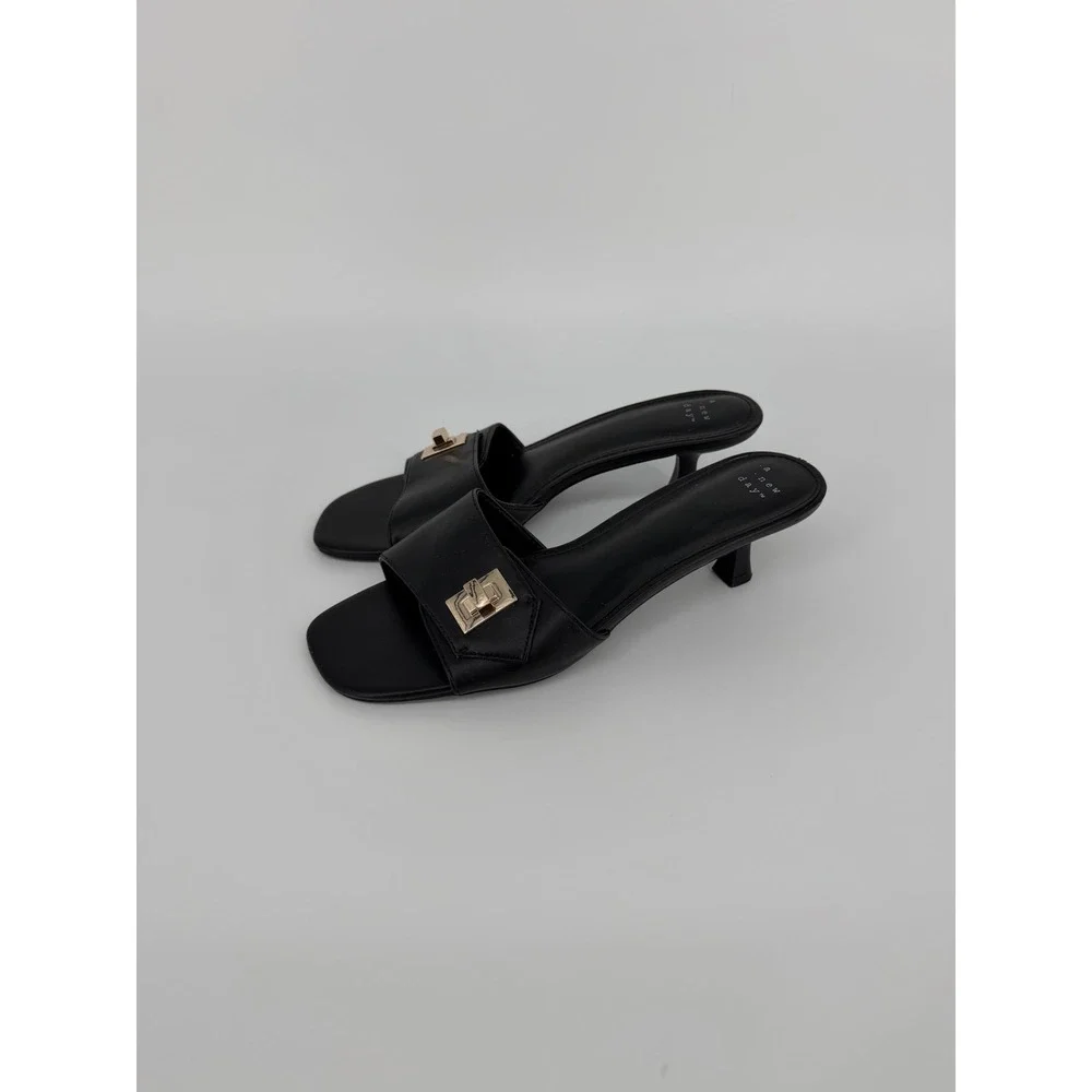 A New Day Womens Black Square Toe Turn Lock Kitten Heel Slide Sandals Size 9.5